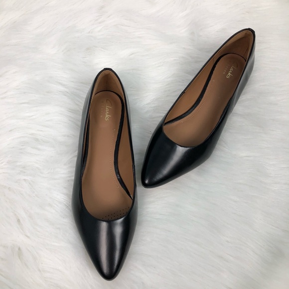 clarks pointed flats